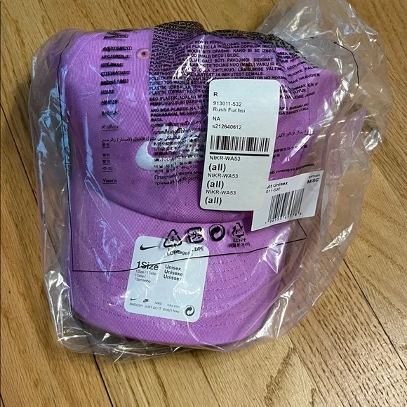 Nike Sportswear Heritage86 Fushia hat. New - Picture 2 of 2